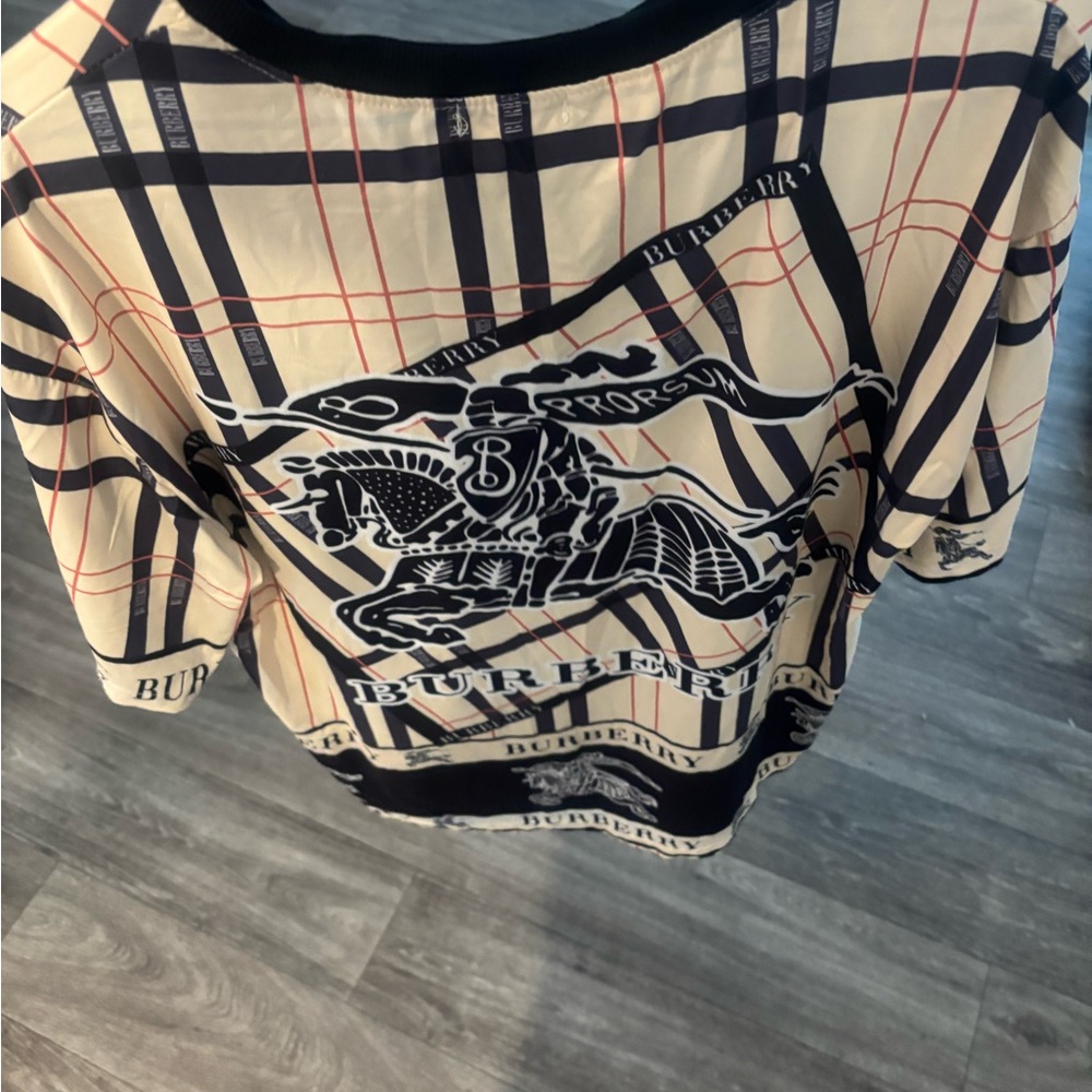 Burberry Beige and Black Equestrian Graphic Short-Sleeve Tee